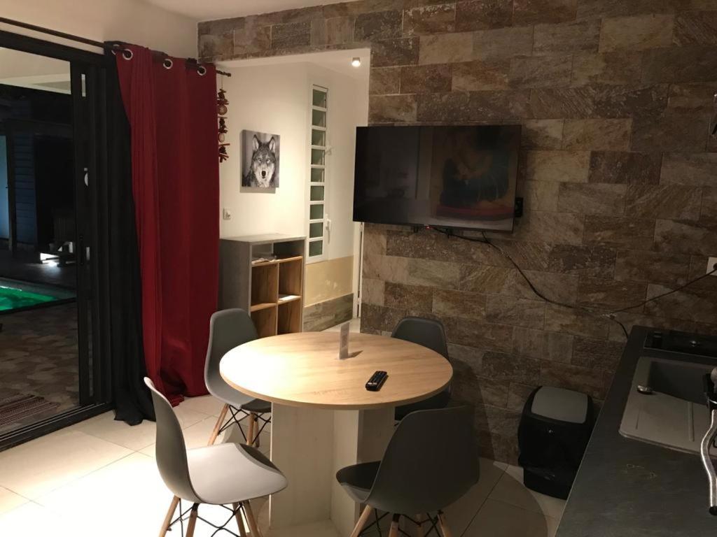 Nicole Residence Avec Piscine Chauffee & Jacuzzi 圣安德烈 外观 照片